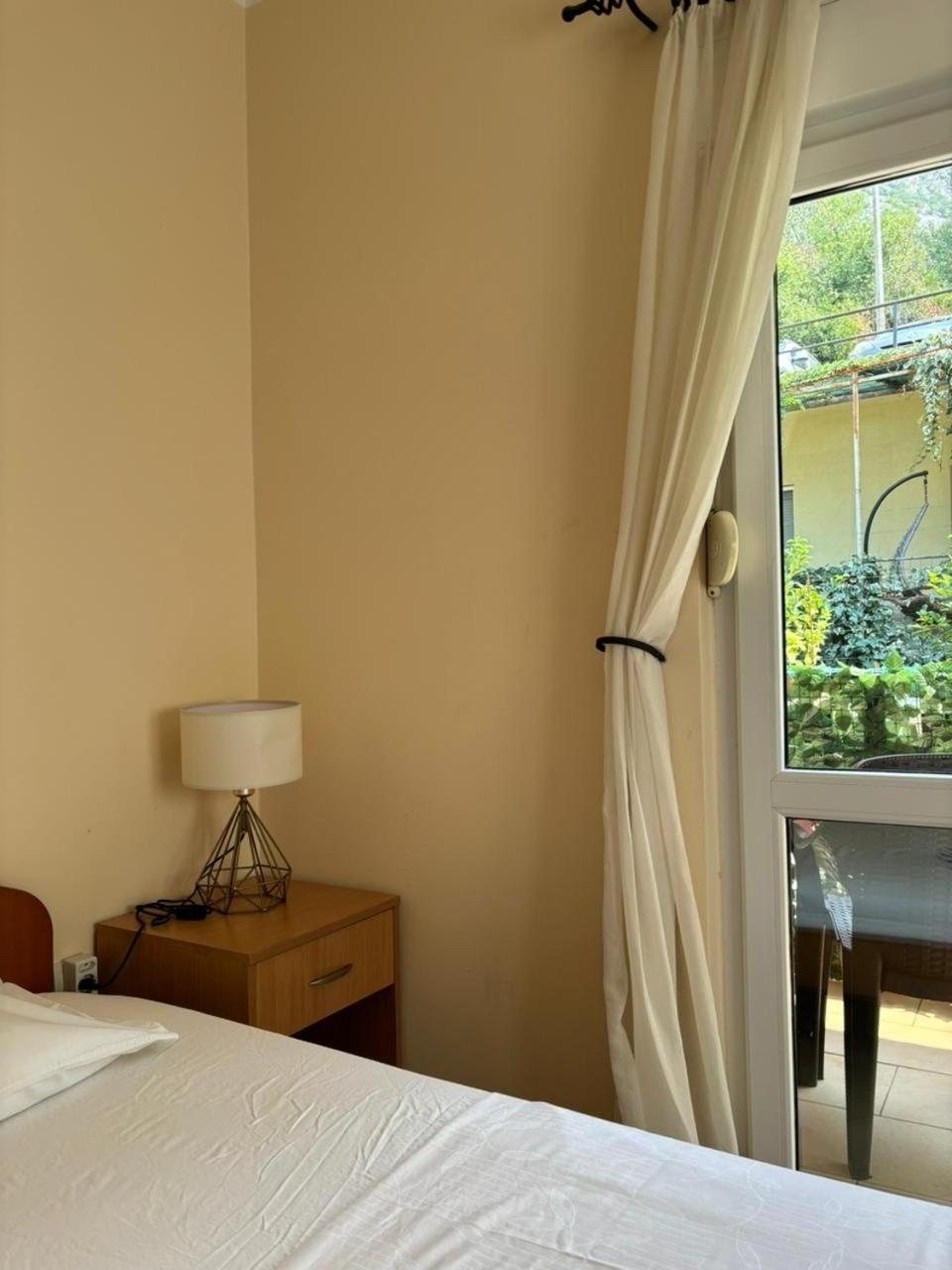 Studio On The Coast, With A View Of The Sunrise,Free We-Fi Kotor Eksteriør billede